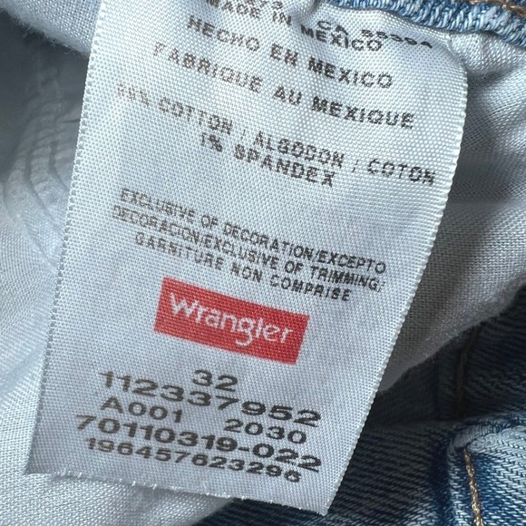 Wrangler Premium Quality Blue Jean Shorts Mens 32 Comfort Fit Retro Denim Y2K - Picture 4 of 15